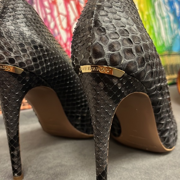 Size 37/7 Burberry authentic stiletto snake, skin heals - Picture 5 of 8